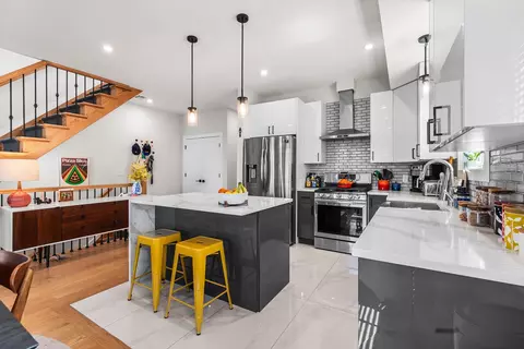 36 Lincoln St #2, Jersey City, NJ 07307