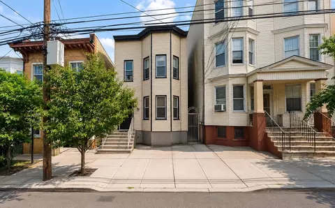 812 18th St, Union City, NJ 07087