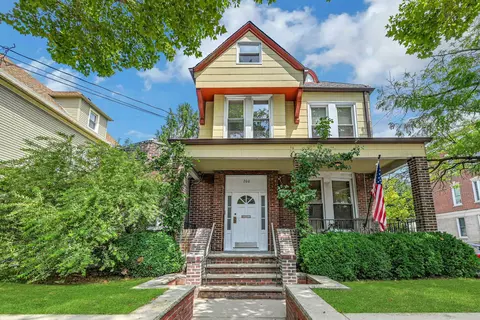 200-202 Oak St, Weehawken, NJ 07086