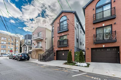 85 Oxford Ave #1, Jersey City, NJ 07304