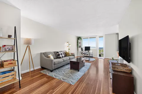 100 Manhattan Ave #2316, Union City, NJ 07087