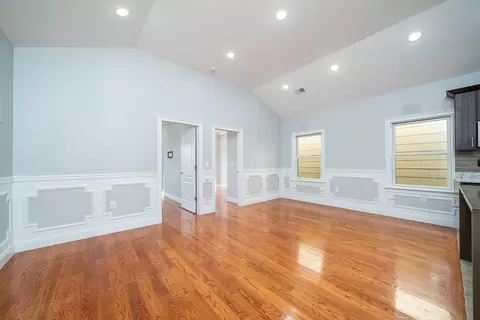 72 Charles St, Jersey City, NJ 07307