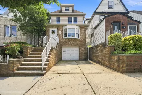 36 W 48th St, Bayonne, NJ 07002