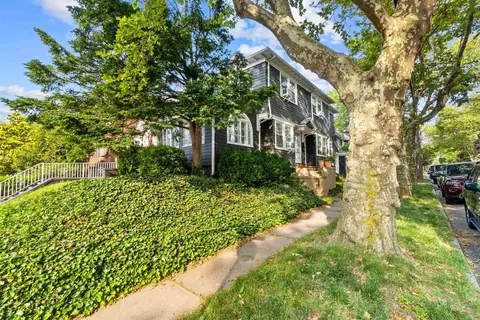 42 Avenue B, Bayonne, NJ 07002