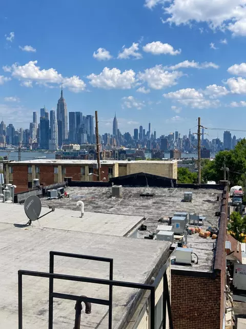 315 7th St #403, Union City, NJ 07087