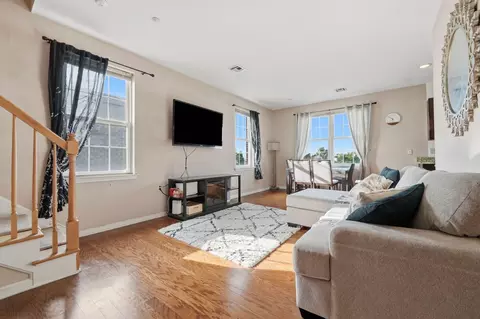 1209 Summit Ave #407, Jersey City, NJ 07307