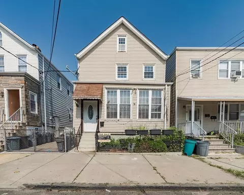 179 Hobart Ave, Bayonne, NJ 07002