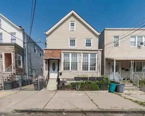 179 Hobart Ave, Bayonne, NJ 07002
