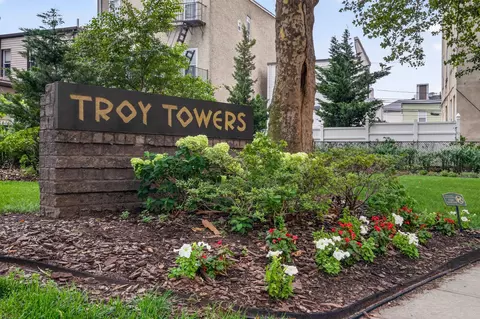 380 Mountain Rd #1814, Union City, NJ 07087