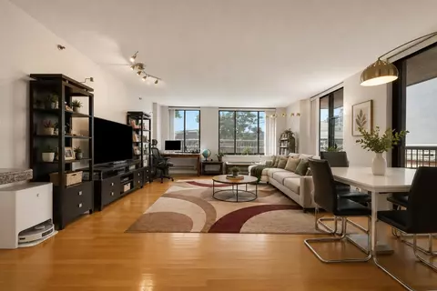 415 Newark St #2E, Hoboken, NJ 07030