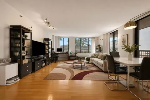 415 Newark St #2E, Hoboken, NJ 07030