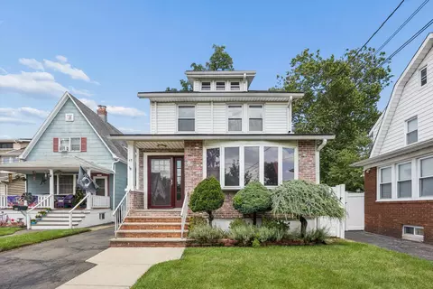 47 Kearney St, Lyndhurst, NJ 07071