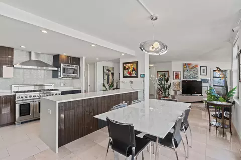 7004 Blvd E #44B, Guttenberg, NJ 07093