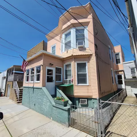 6009 Adams St, West New York, NJ 07093
