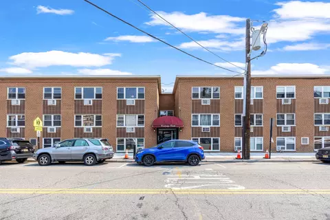 120 32nd St #2B, Union City, NJ 07087