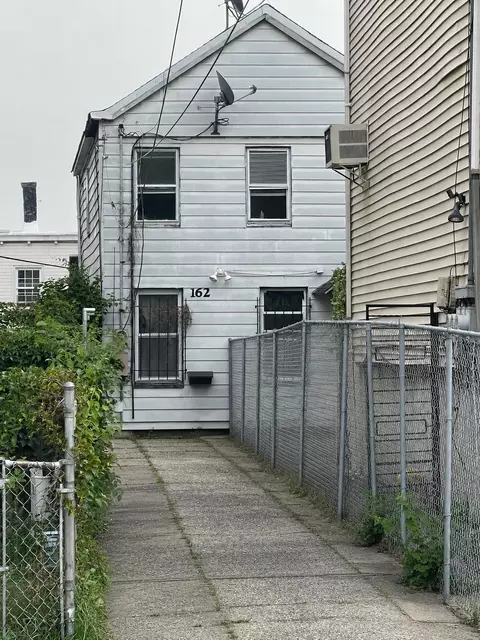 162 Summit Ave, Jersey City, NJ 07304