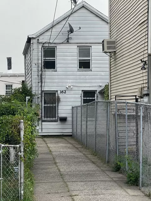 162 Summit Ave, Jersey City, NJ 07304