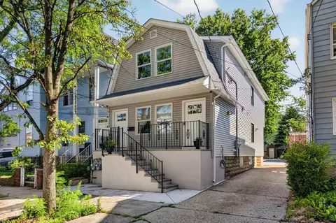 74 W 52nd St, Bayonne, NJ 07002