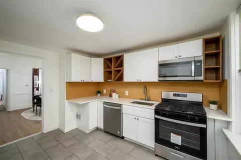 103 Crescent Ave, Jc Journal Square, NJ 07305