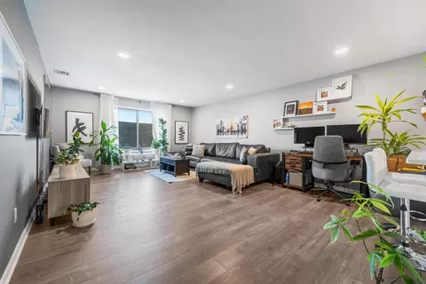 7430 Kennedy Blvd #304, North Bergen, NJ 07047
