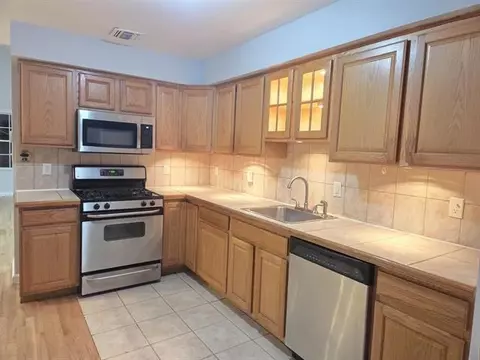 27 Jewett Ave, Jersey City, NJ 07304