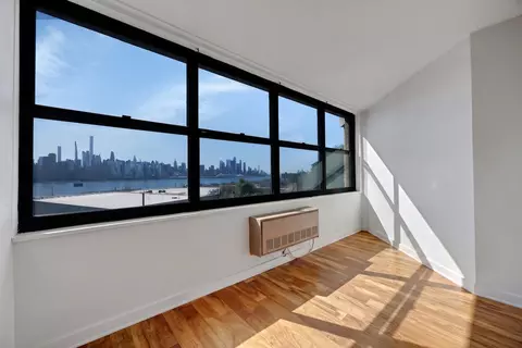 7000 Blvd E #10C, West New York, NJ 07093