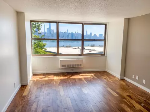 7000 Blvd E #10C, West New York, NJ 07093
