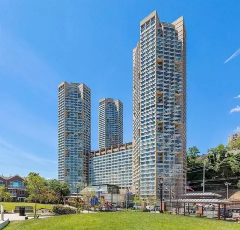 7002 Blvd E #3F, Guttenberg, NJ 07093