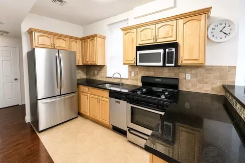 395 2nd St #302, Jersey City, NJ 07302