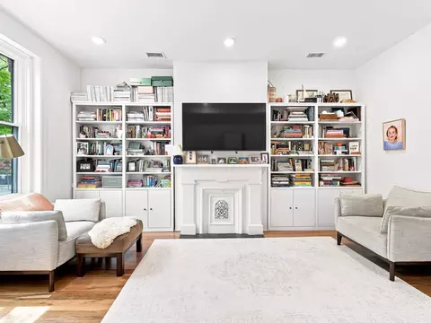 25 Crescent Ave, Jersey City, NJ 07304