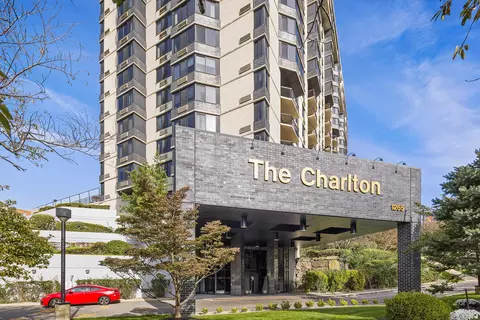 1265 15th St #14C, Fort Lee, NJ 07024