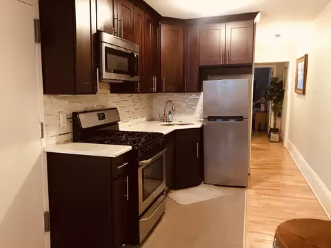 233 Grand St #2R, Hoboken, NJ 07030