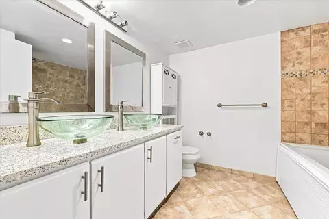 Bath - 55 Clinton Pl #404, Hackensack, NJ 07601 photo 2 of 3