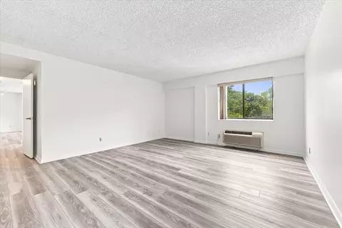 Living - 55 Clinton Pl #404, Hackensack, NJ 07601 photo 9 of 12