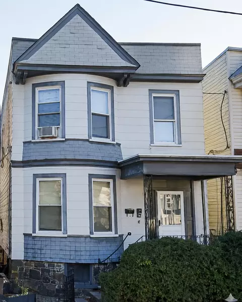31 Charles St, Jersey City, NJ 07307