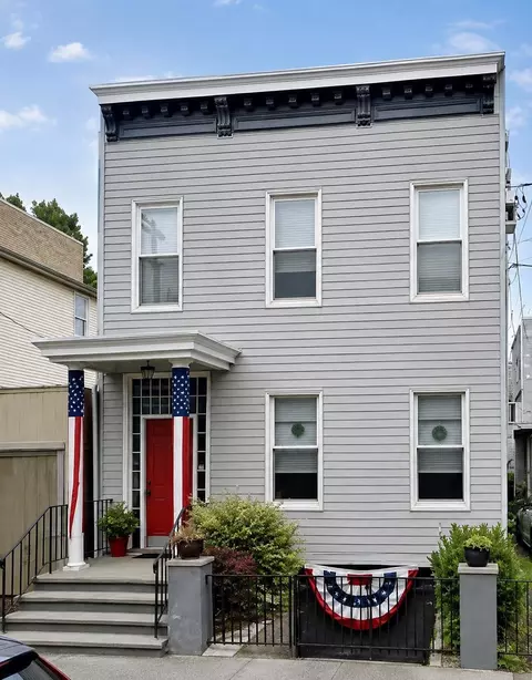 522 26th St, Union City, NJ 07087