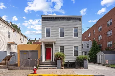 522 26th St, Union City, NJ 07087