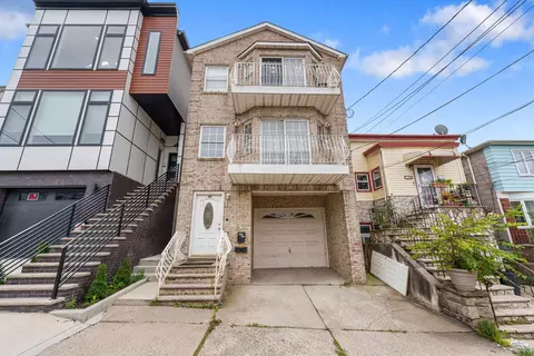 101 Hague St, Jersey City, NJ 07307