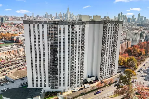 100 Manhattan Ave #103, Union City, NJ 07087