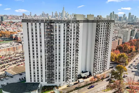 100 Manhattan Ave #103, Union City, NJ 07087