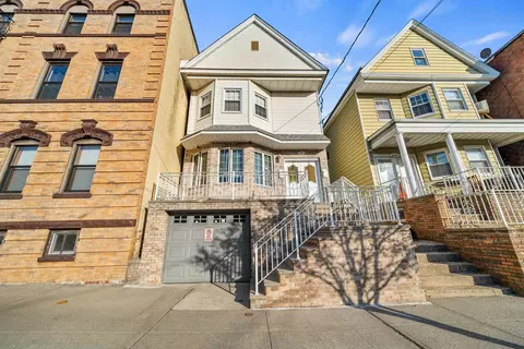 666 Kennedy Blvd, Bayonne, NJ 07002