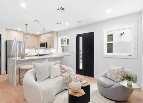 152 Bleecker St #4, Jersey City, NJ 07307
