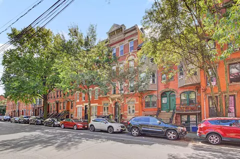 287 8th St #4B, Jersey City, NJ 07302