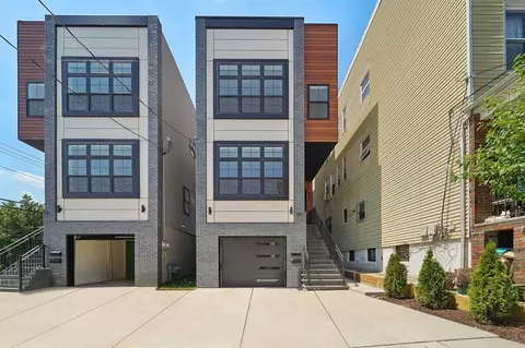 90 E 27th St #A, Bayonne, NJ 07002