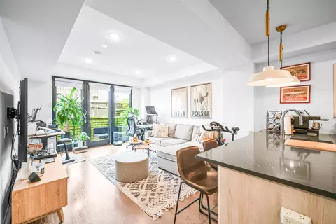 386 5th St #101, Jersey City, NJ 07302