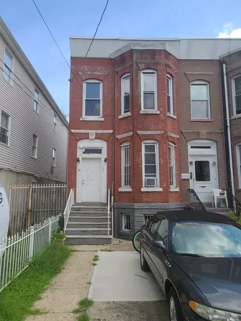 150 Clerk St, Jersey City, NJ 07305