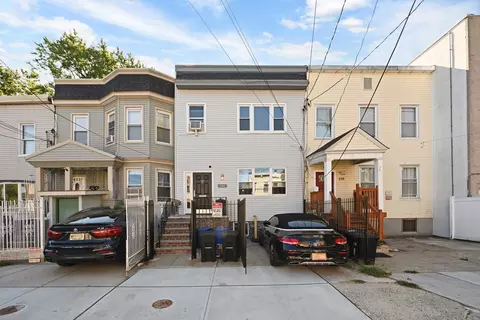 220 Delaware Ave, Jersey City, NJ 07306