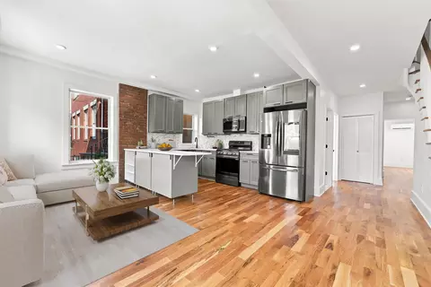 286 Halladay St, Jersey City, NJ 07304
