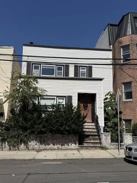 174 South St, Jersey City, NJ 07307