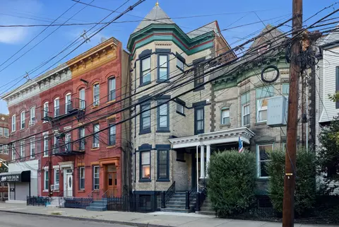 933 Summit Ave # A, Jersey City, NJ 07307